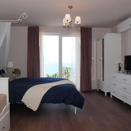 Olei Guest house 4*