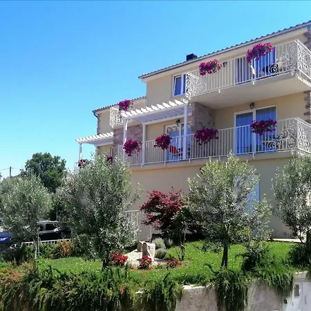 Guest house Olei 4*